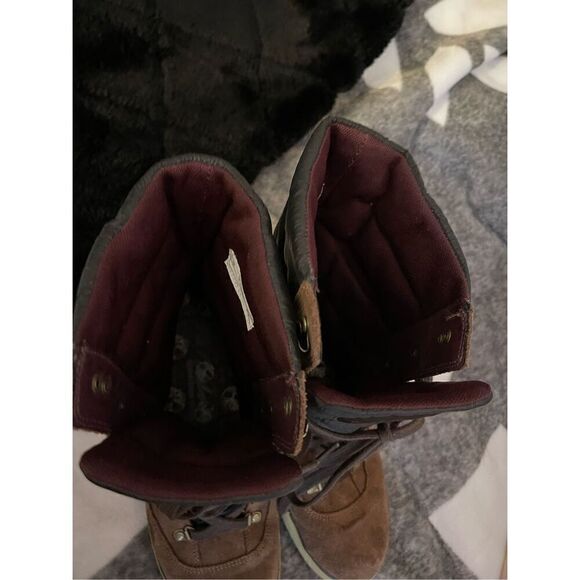 Timberland Deering Puffy Lace Up Boot. Women's size 9. - Picture 13 of 13